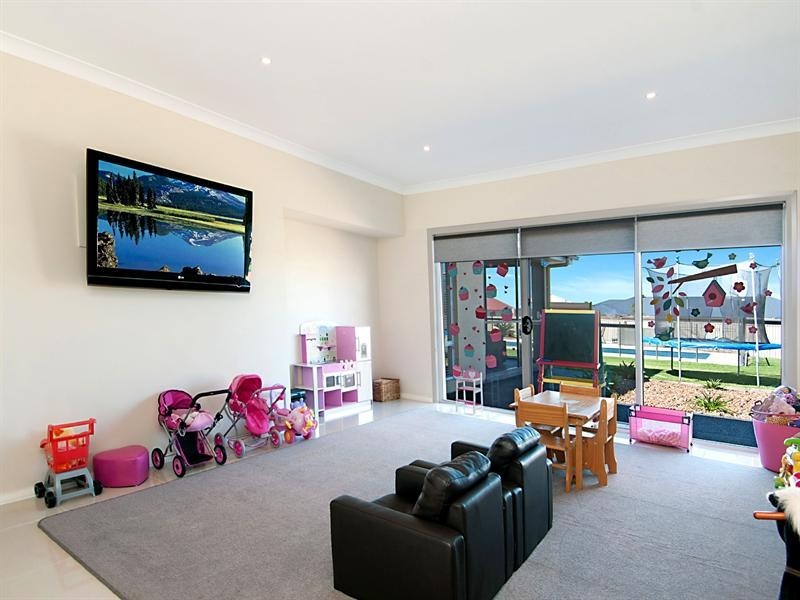 17 Arran Circuit, Largs NSW 2320