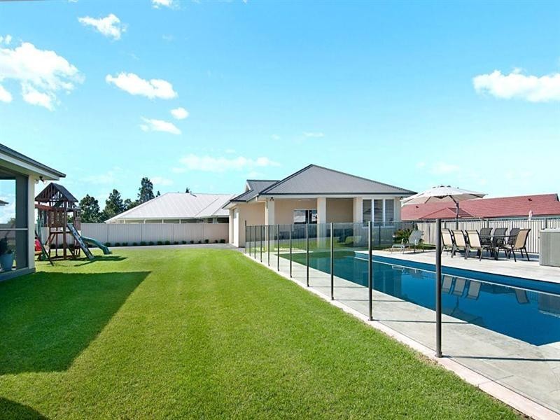 17 Arran Circuit, Largs NSW 2320