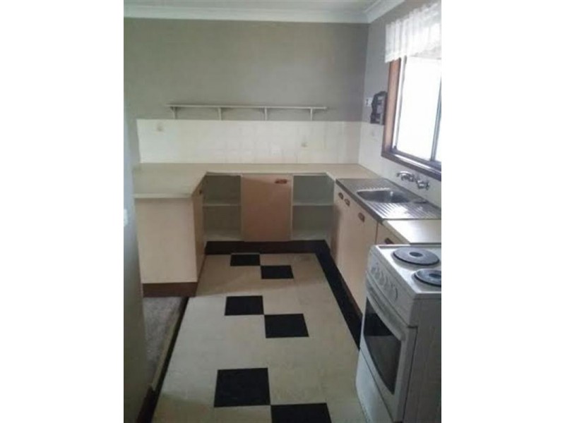 2/121 New England Highway, Rutherford NSW 2320