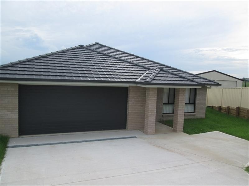 13 Andrew Place, Rutherford NSW 2320