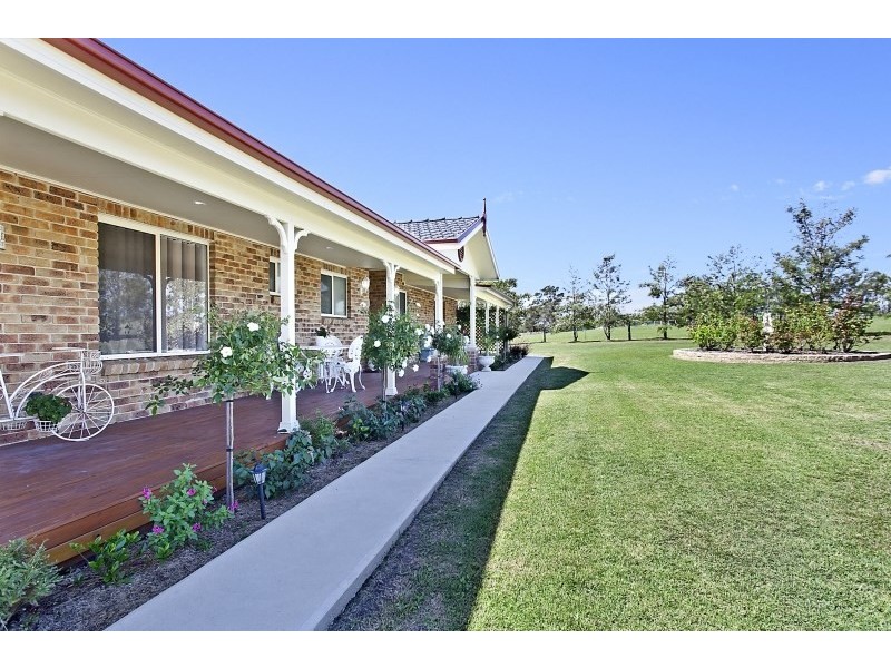 101 Knockfin Road, Luskintyre NSW 2321