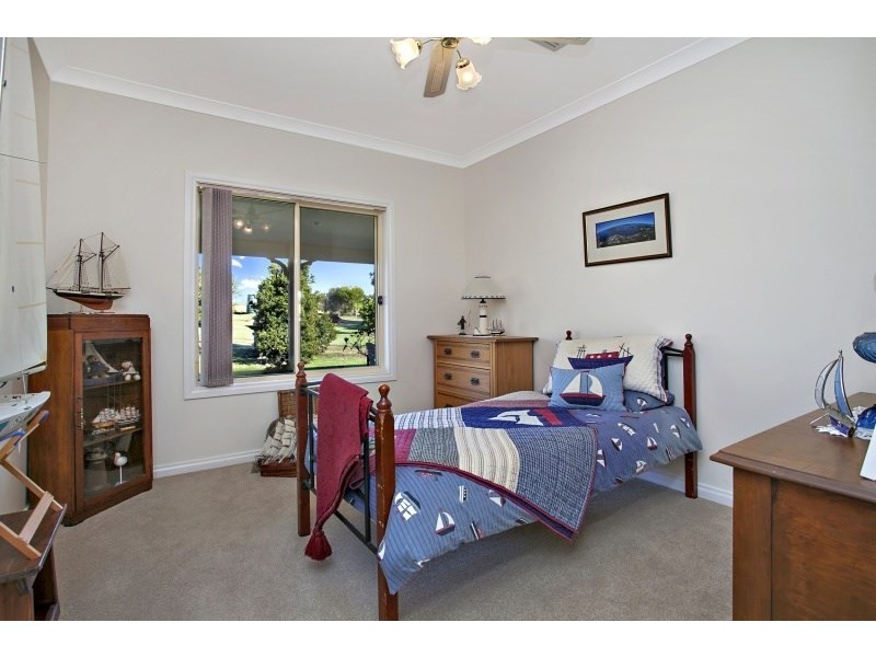101 Knockfin Road, Luskintyre NSW 2321