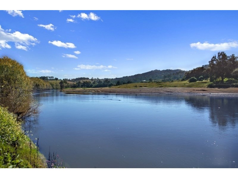 101 Knockfin Road, Luskintyre NSW 2321