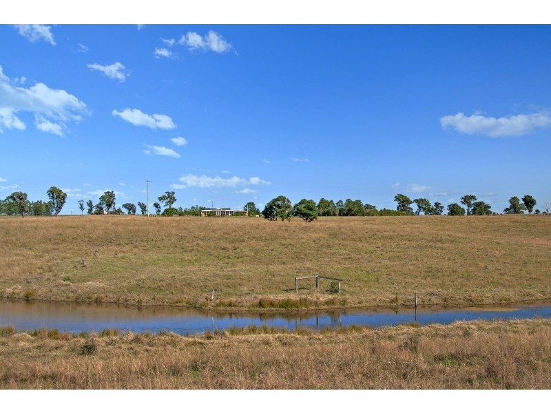 101 Knockfin Road, Luskintyre NSW 2321