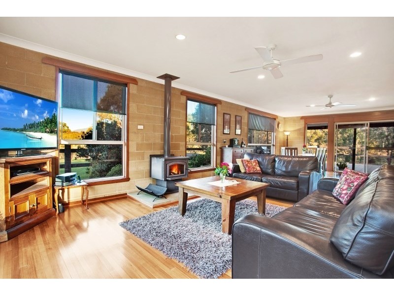 239 Sandy Creek Road, Mount Vincent NSW 2323