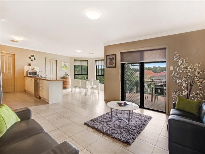 4 Amber Grove, Bolwarra Heights NSW 2320