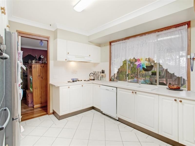 4 Bronwyn Close, Thornton NSW 2322