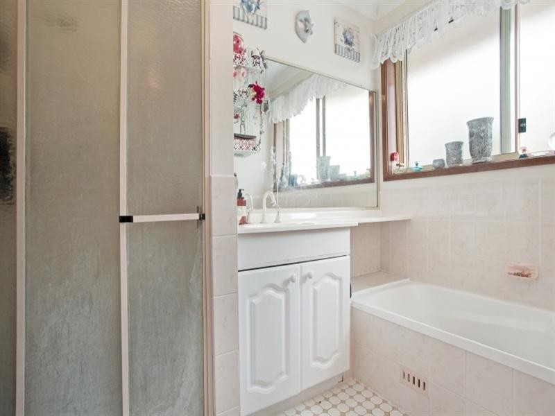 4 Bronwyn Close, Thornton NSW 2322