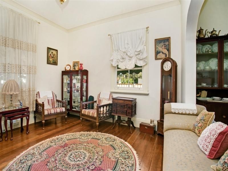 20 Roxburgh Street, Lorn NSW 2320