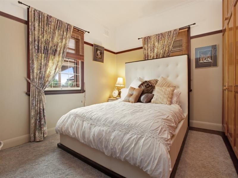 60 Porter Avenue, East Maitland NSW 2323