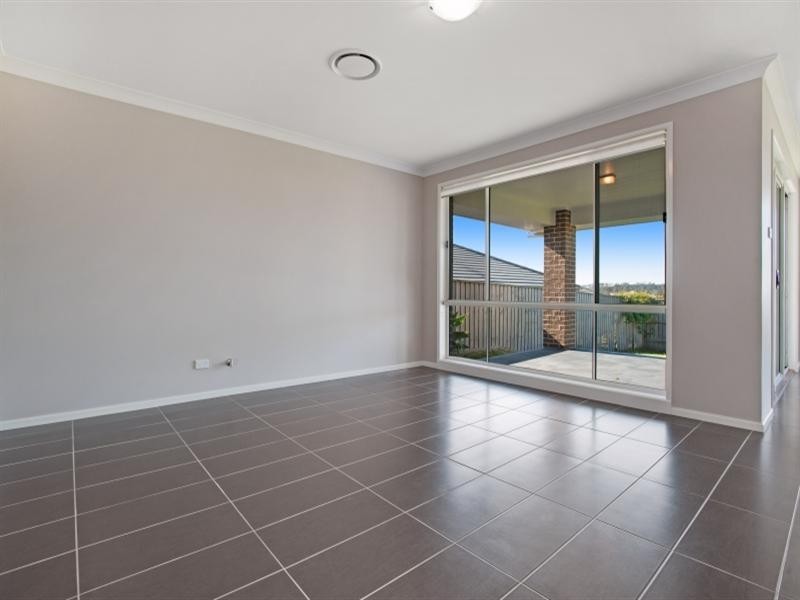 10 Dianella Way, Aberglasslyn NSW 2320