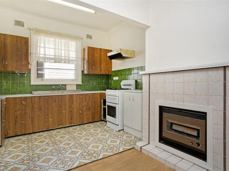 8 Myra Street, East Maitland NSW 2323