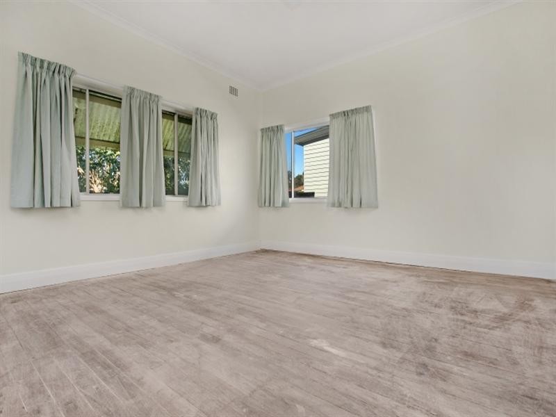 8 Myra Street, East Maitland NSW 2323