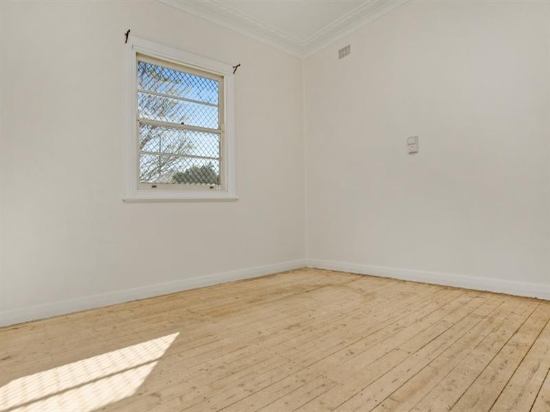 8 Myra Street, East Maitland NSW 2323