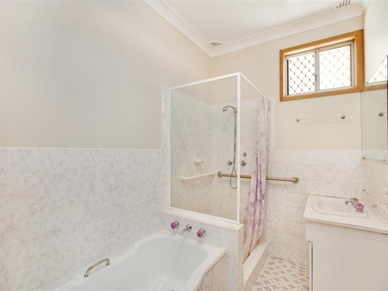 4 Middleton Drive, East Maitland NSW 2323