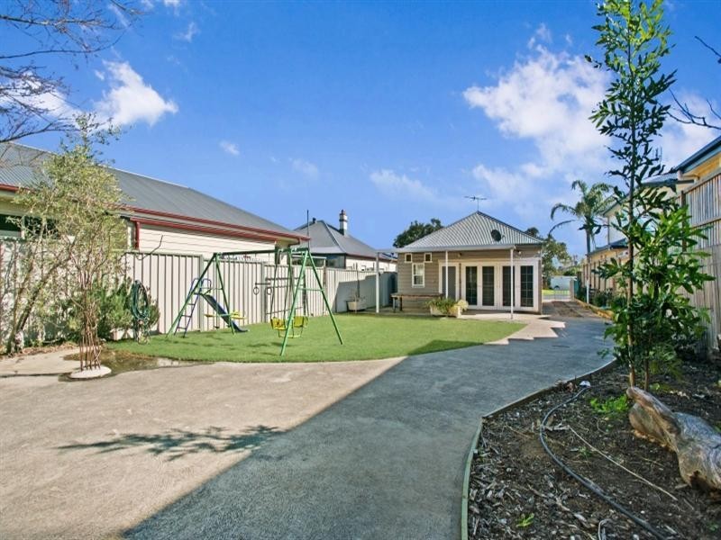 18 William Street, East Maitland NSW 2323