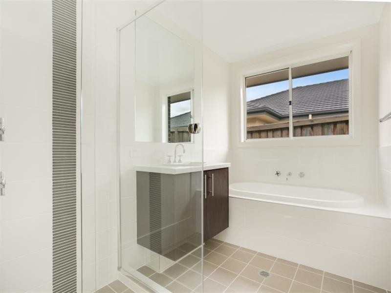 51 Redgum Circuit, Aberglasslyn NSW 2320