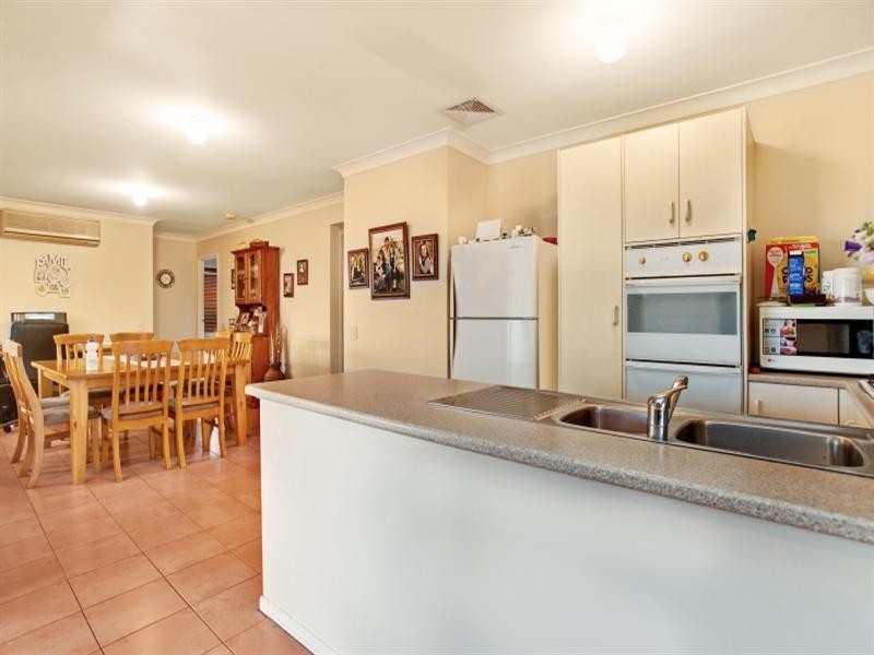 43 Streeton Drive, Metford NSW 2323