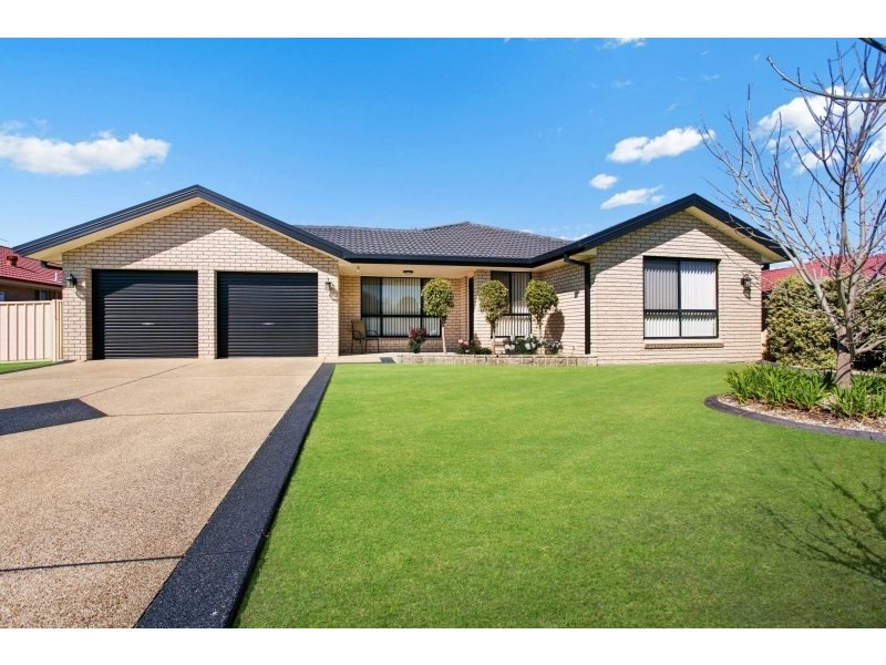 15 Daniel Avenue, Rutherford NSW 2320