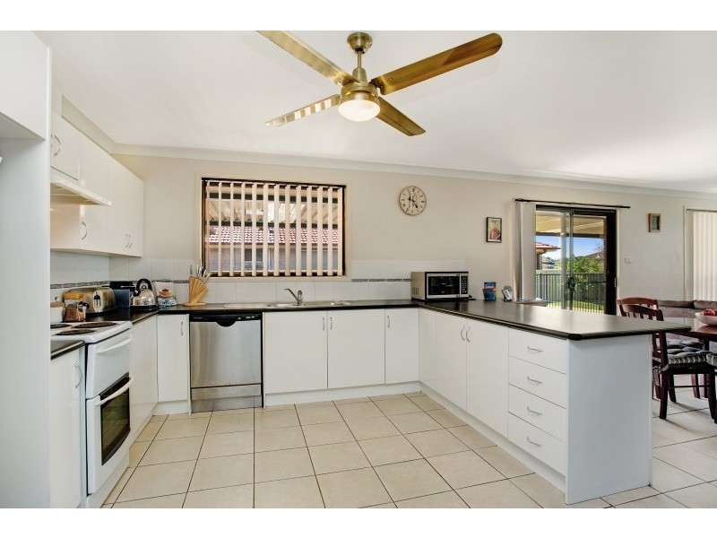15 Daniel Avenue, Rutherford NSW 2320
