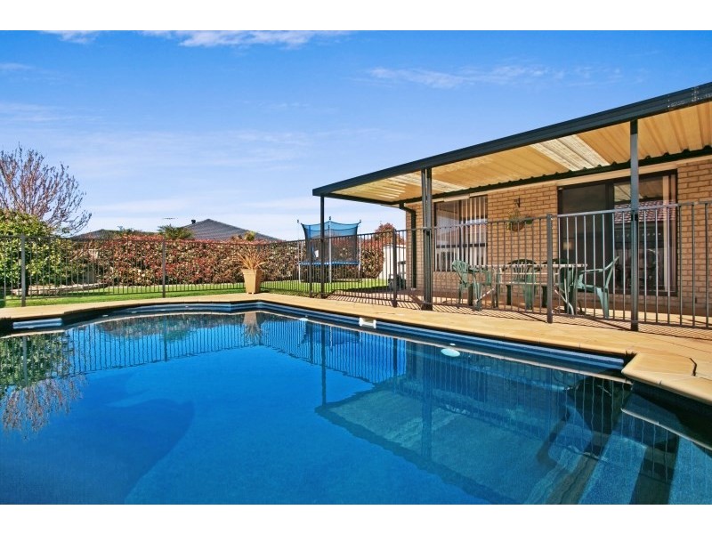 15 Daniel Avenue, Rutherford NSW 2320