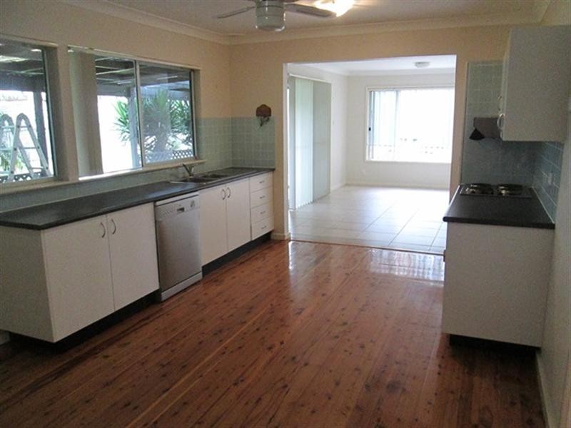25 De Lisle Crescent, Metford NSW 2323