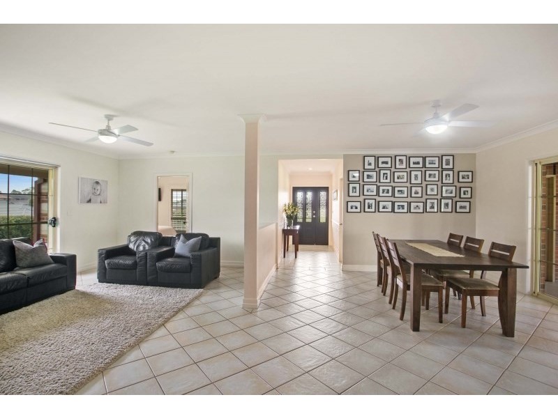 2 Blueberry Close, Aberglasslyn NSW 2320