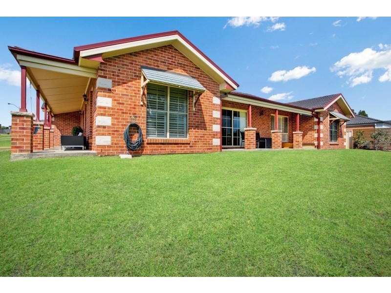 2 Blueberry Close, Aberglasslyn NSW 2320