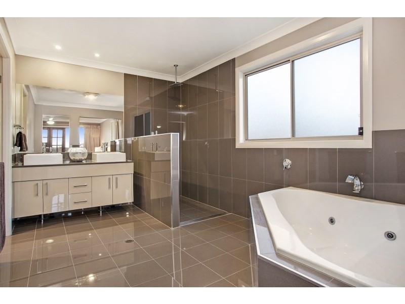 11 Waterford Close, Ashtonfield NSW 2323