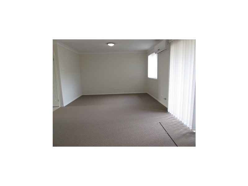 2/16 Sapphire Drive, Rutherford NSW 2320