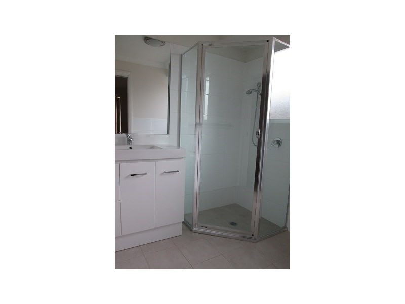 2/16 Sapphire Drive, Rutherford NSW 2320