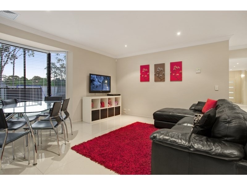 64 Worcester Drive, East Maitland NSW 2323