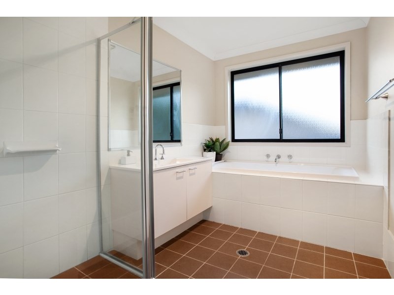 64 Worcester Drive, East Maitland NSW 2323