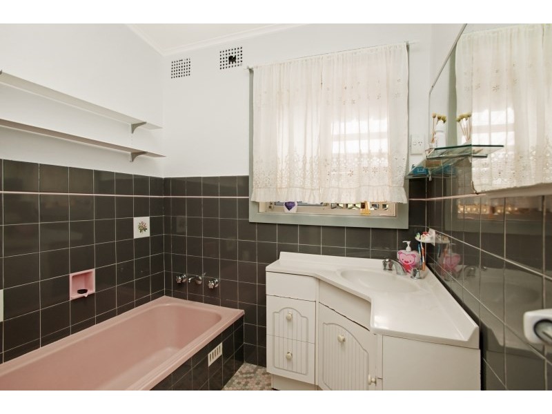 1 Tyrell Street, Tenambit NSW 2323