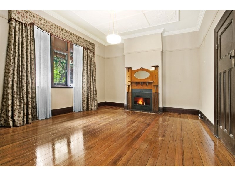 24 King Street, Lorn NSW 2320