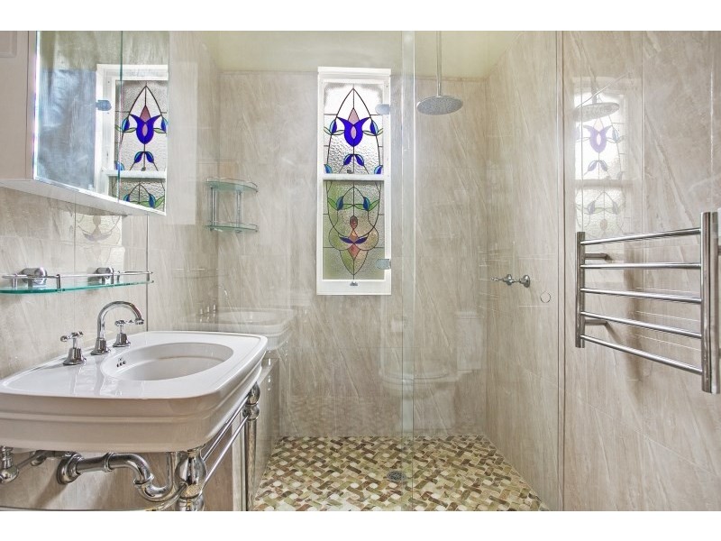 24 King Street, Lorn NSW 2320