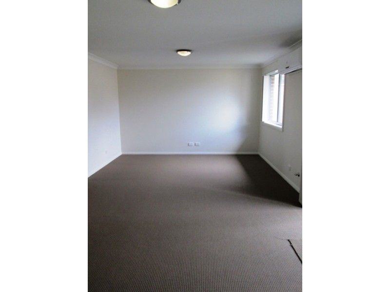 1/16 Sapphire Drive, Rutherford NSW 2320