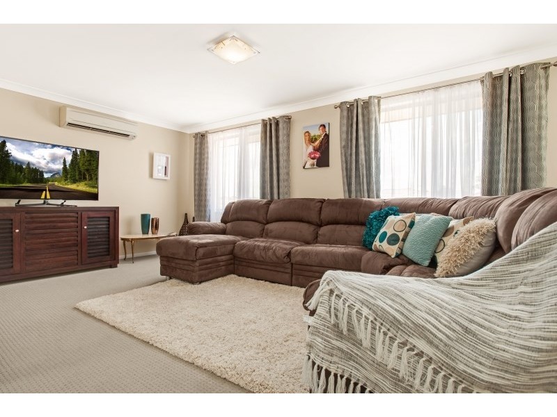 30 Golden Wattle Crescent, Thornton NSW 2322