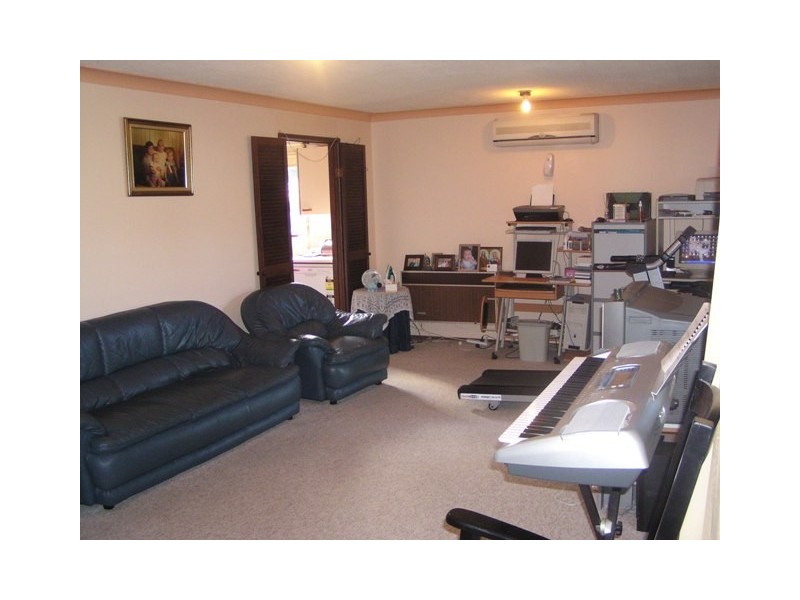 5 Valentia Parade, Tenambit NSW 2323