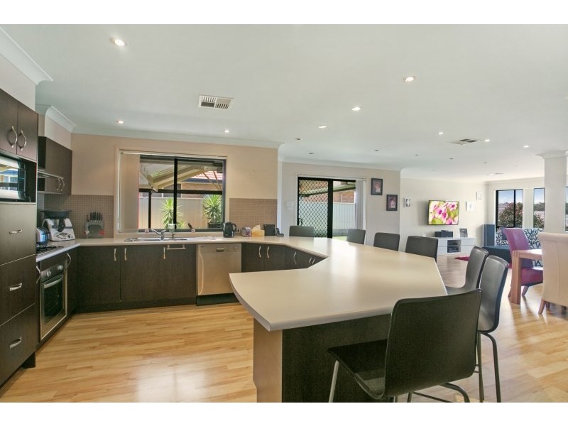 5 Peregrine Close, Aberglasslyn NSW 2320