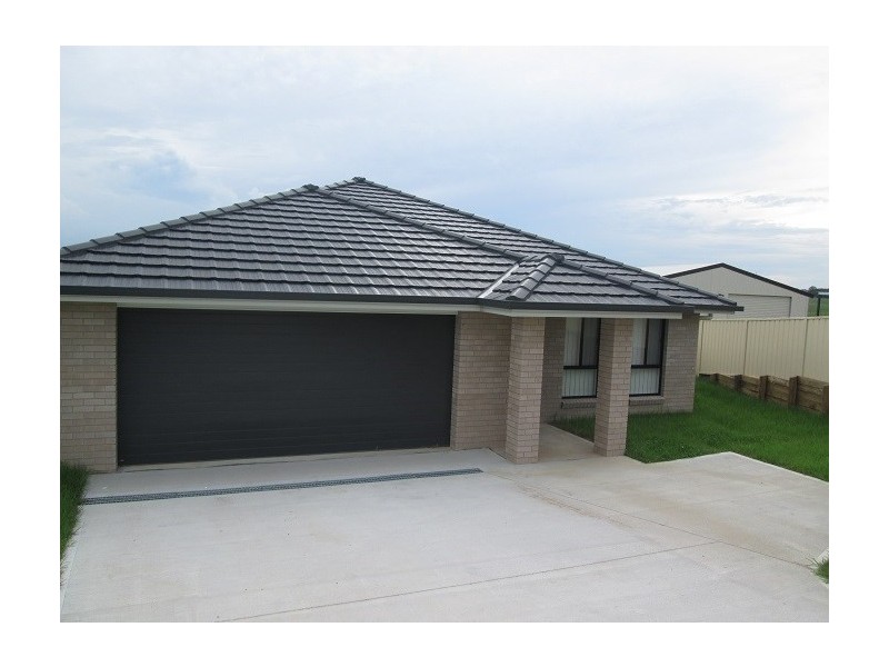 13 Andrew Court, Rutherford NSW 2320