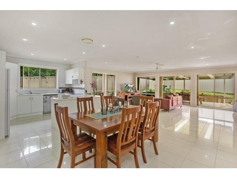 1/66 Canterbury Drive, Raworth NSW 2321