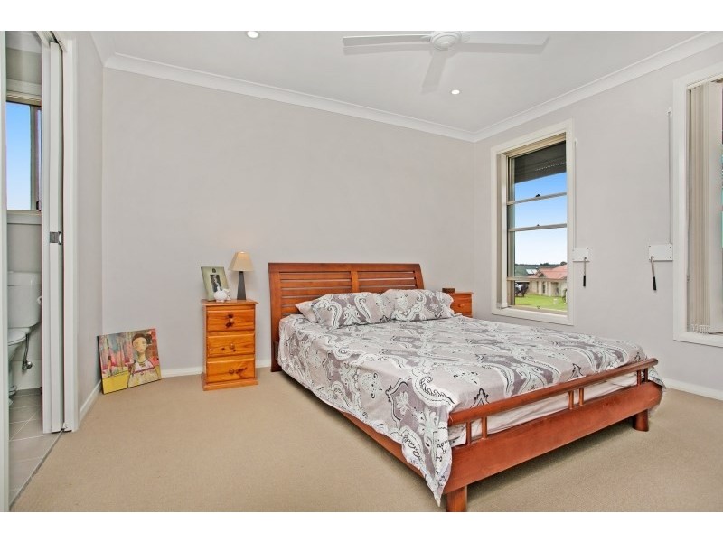 1/66 Canterbury Drive, Raworth NSW 2321