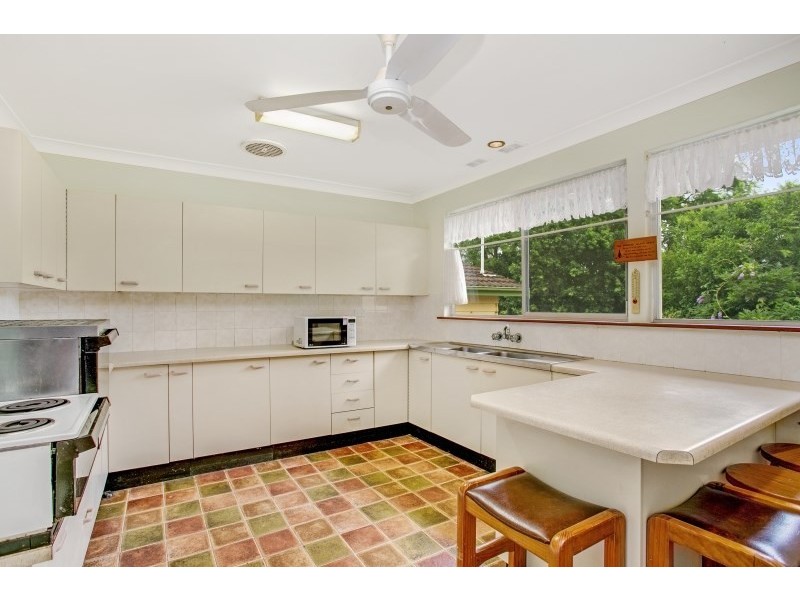 9 Dixon Street, Seaham NSW 2324