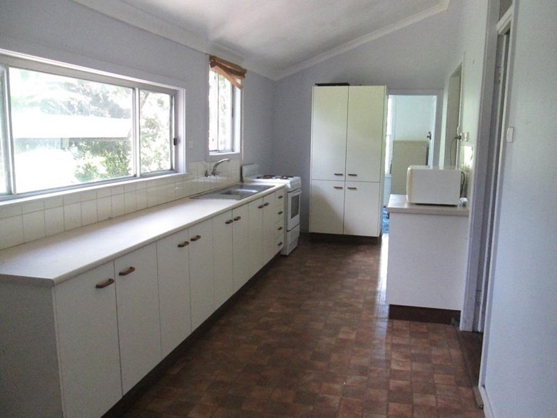 8 Averys Lane, Heddon Greta NSW 2321