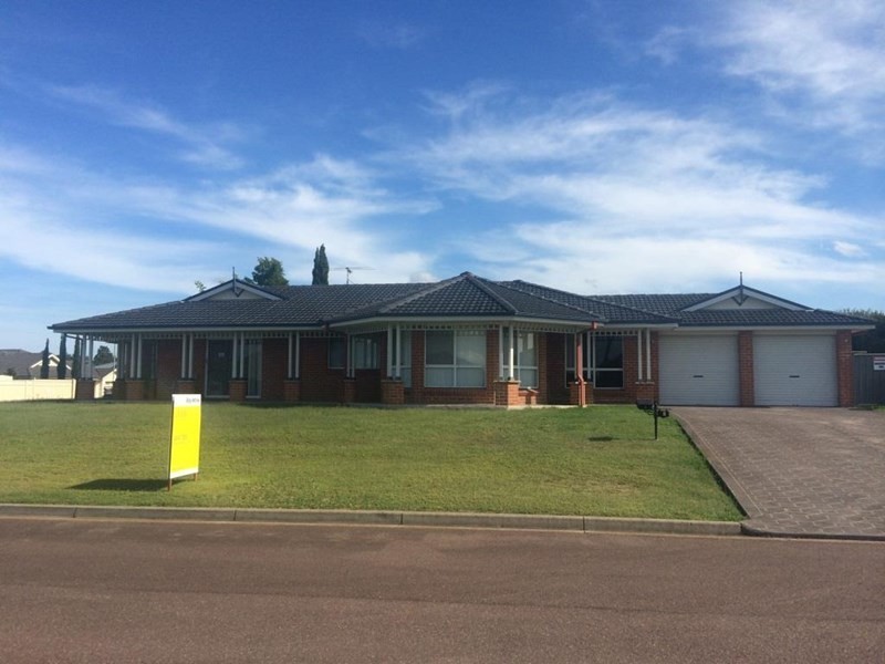 2 Crothers Street, Rutherford NSW 2320