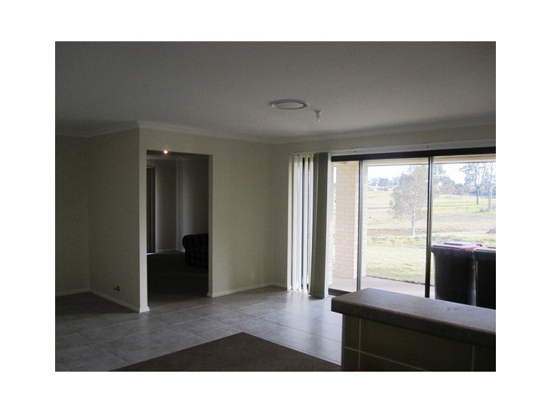 41 Cockatoo Ridge Road, Aberglasslyn NSW 2320