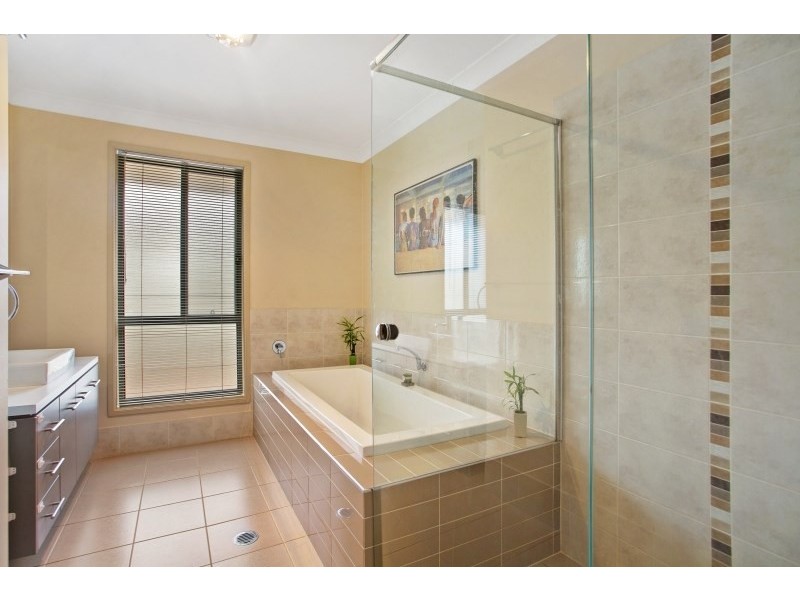 35 Niven Parade, Rutherford NSW 2320