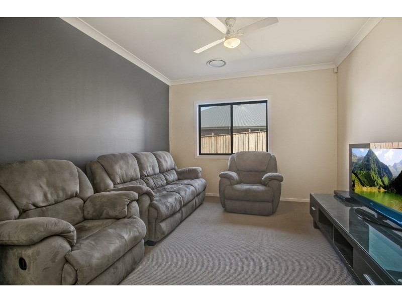 14 Cockatoo Ridge, Aberglasslyn NSW 2320