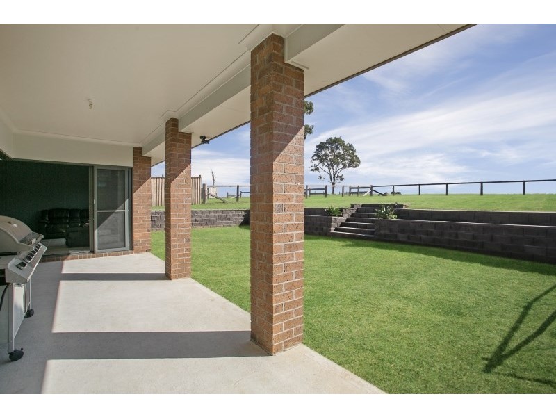 14 Cockatoo Ridge, Aberglasslyn NSW 2320